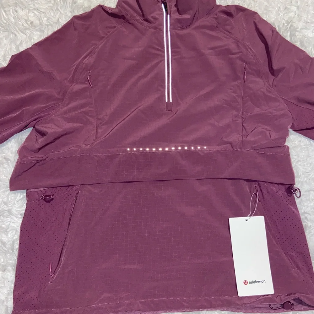 Lululemon Athletica - Picture 2 of 3